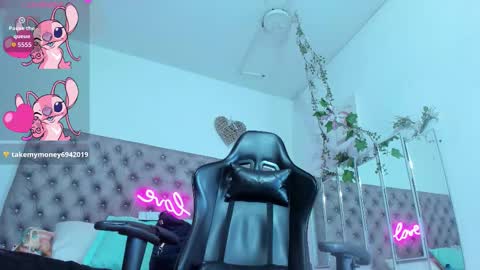 Naomi online show from 12.01.25