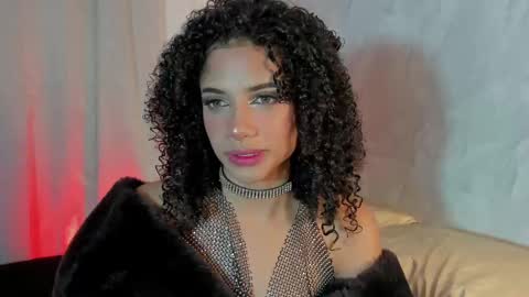 Snapshot of naomidawsonn chatting on 02.14.25 naomidawson online show from 02.14.25