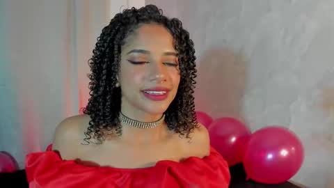 Snapshot of naomidawsonn chatting on 02.14.25 naomidawson online show from 02.14.25