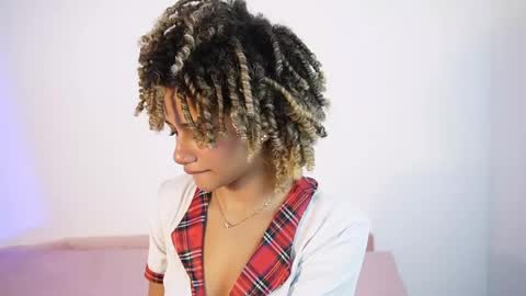 Snapshot of naomidawsonn chatting on 05.21.26 naomidawson online show from 05.21.26