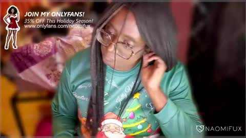 Snapshot of naomifux chatting on 12.11.24 Naomi online show from 12.11.24