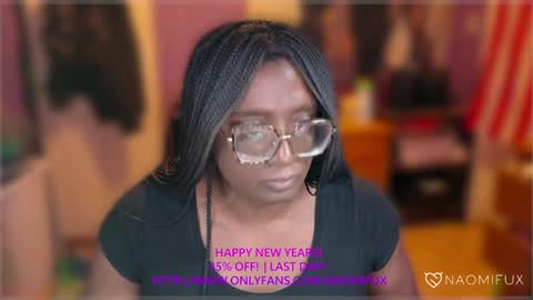 Snapshot of naomifux chatting on 12.31.24 Naomi online show from 12.31.24