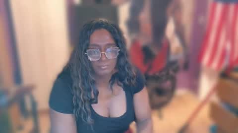 Snapshot of naomifux chatting on 01.15.25 Naomi online show from 01.15.25