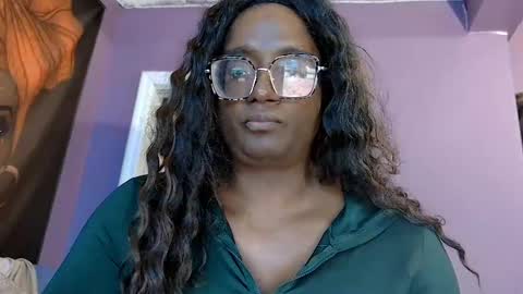 Snapshot of naomifux chatting on 02.11.25 Naomi online show from 02.11.25