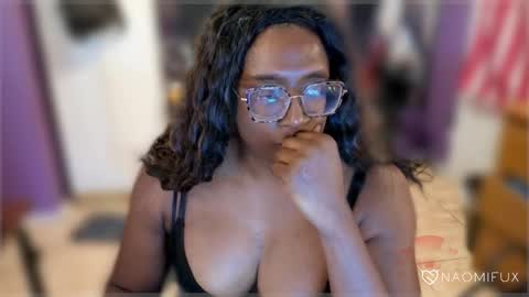 Snapshot of naomifux chatting on 02.12.25 Naomi online show from 02.12.25