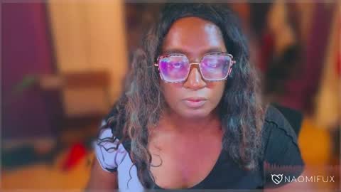 Snapshot of naomifux chatting on 02.18.25 Naomi online show from 02.18.25