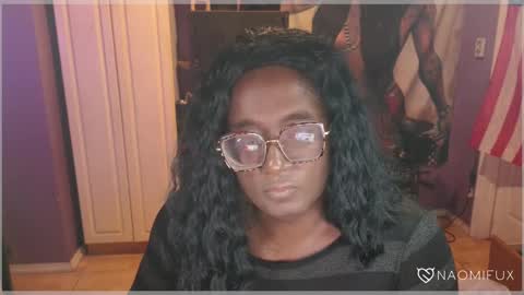 Snapshot of naomifux chatting on 03.06.25 Naomi online show from 03.06.25