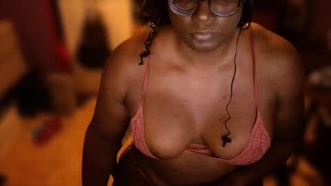 Snapshot of naomifux chatting on 09.15.25 Naomi online show from 09.15.25