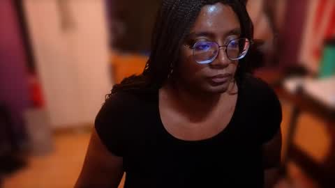 Snapshot of naomifux chatting on 10.02.25 Naomi online show from 10.02.25