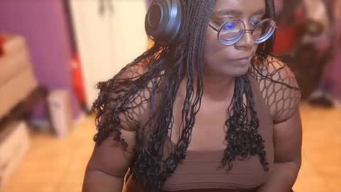 Snapshot of naomifux chatting on 10.15.25 Naomi online show from 10.15.25