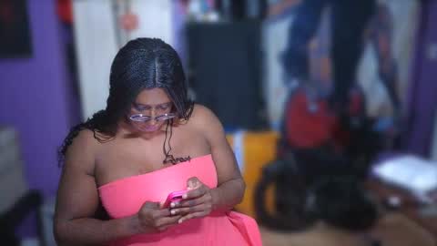 Snapshot of naomifux chatting on 10.16.25 Naomi online show from 10.16.25