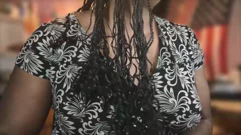 Snapshot of naomifux chatting on 11.11.25 Naomi online show from 11.11.25