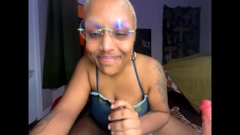 Snapshot of naomigiirl6 chatting on 12.11.24 Naomigiirl6 online show from 12.11.24