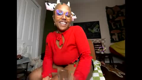 Snapshot of naomigiirl6 chatting on 01.11.25 Naomigiirl6 online show from 01.11.25