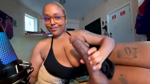Snapshot of naomigiirl6 chatting on 02.23.25 Naomigiirl6 online show from 02.23.25