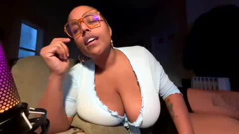 Snapshot of naomigiirl6 chatting on 02.25.25 Naomigiirl6 online show from 02.25.25