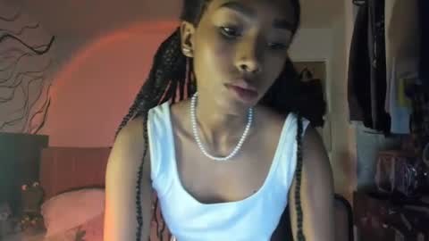 Naomii online show from 01.10.25