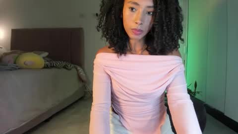 Naomii online show from 11.05.25