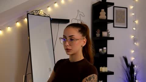 Snapshot of naomii_20 chatting on 10.12.25 naomii_20 online show from 10.12.25