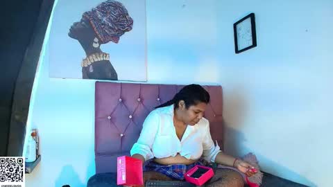 Naomi Campbel online show from 12.21.25