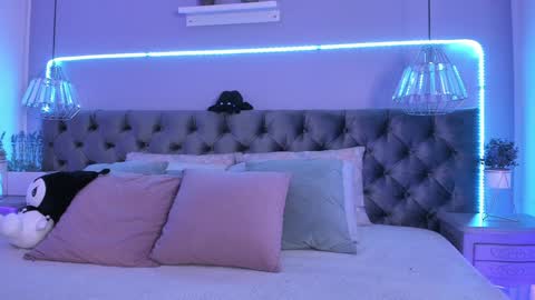 Snapshot of naomii_soto chatting on 01.11.25 Naomi online show from 01.11.25