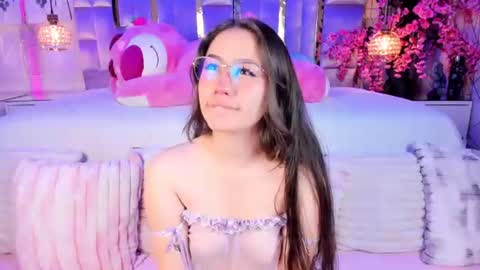 Snapshot of naomii_star chatting on 07.21.26 online show from 07.21.26