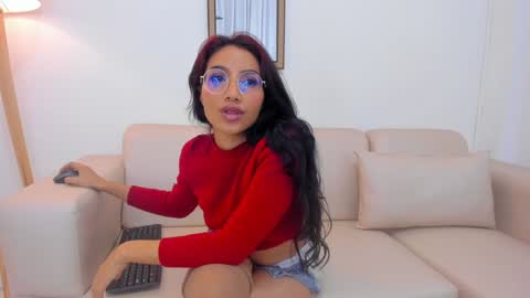 naomiiii   online show from 12.28.24