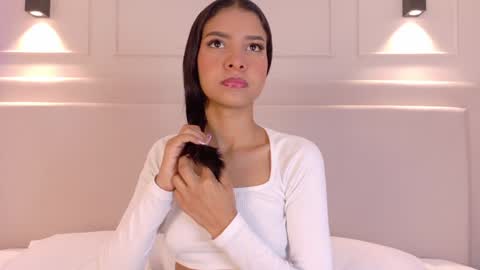 Snapshot of naomiklarc chatting on 01.04.25 Naomi Klarc online show from 01.04.25