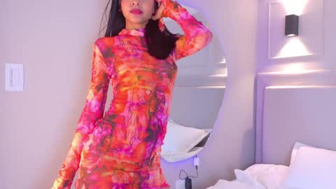 Snapshot of naomiklarc chatting on 01.28.25 Naomi Klarc online show from 01.28.25