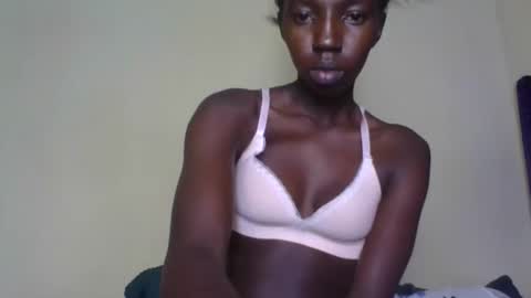 Snapshot of naomilittle31025 chatting on 10.14.25 naomilittle31025 online show from 10.14.25