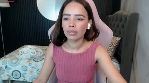Snapshot of naomis_36 chatting on 05.06.26 Naomis online show from 05.06.26