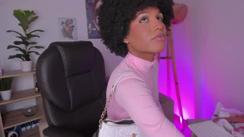 N A O M I  online show from 06.25.26