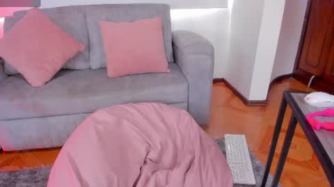N A O M I  online show from 07.17.26