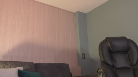 Naomi online show from 01.10.25