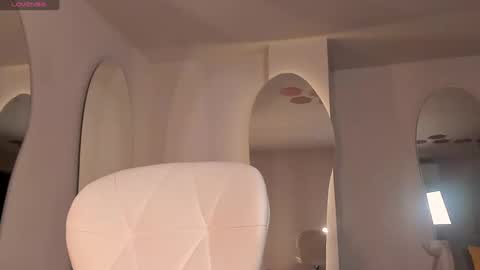 Naomi online show from 09.23.25