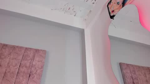 Laura  online show from 09.25.25