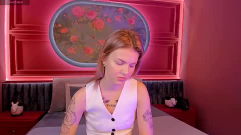 Naomi online show from 10.10.25