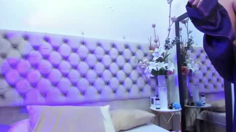 NaomiWhite online show from 07.23.26