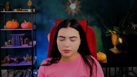 Snapshot of naomiwilsons chatting on 10.31.25 naomiwilsons online show from 10.31.25