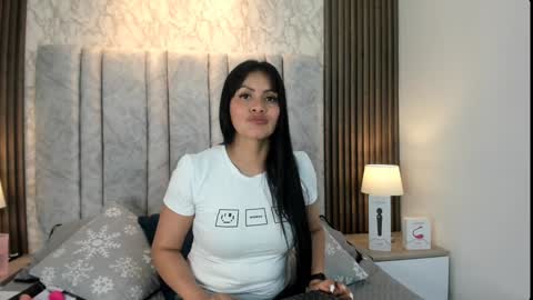 Naomy Smith online show from 01.15.25