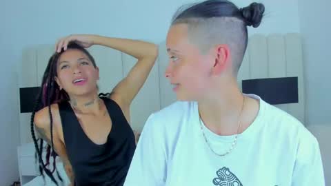 Snapshot of naomyanddany chatting on 01.17.25 NaomyAndDany online show from 01.17.25