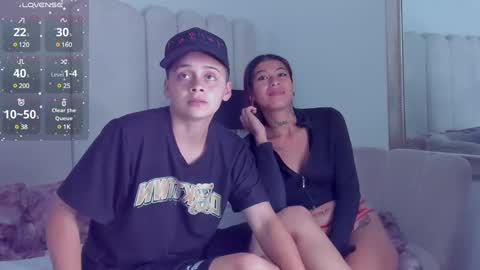 Snapshot of naomyanddany chatting on 03.12.25 NaomyAndDany online show from 03.12.25