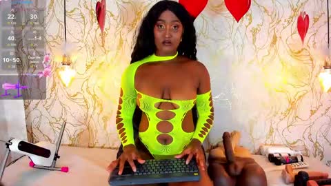 Snapshot of naomyy_cooper chatting on 05.20.26 Naomy online show from 05.20.26