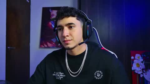 Snapshot of naranjo_seb chatting on 11.10.25 sebastian online show from 11.10.25