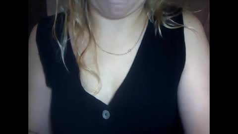 Snapshot of narcisjill chatting on 10.21.25 NarcisJill online show from 10.21.25