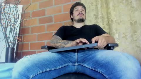 Snapshot of narciso_kh chatting on 04.22.26 deibyd online show from 04.22.26