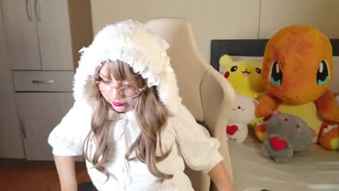 Snapshot of naree_masaki chatting on 11.16.25 Naree online show from 11.16.25