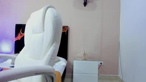 Nascary Fox online show from 10.10.25