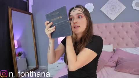 Snapshot of nashlyfontanna chatting on 10.03.25 Nashly Fontana online show from 10.03.25