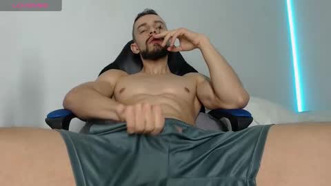 Snapshot of nassh_18 chatting on 01.28.25 nassh_18 online show from 01.28.25